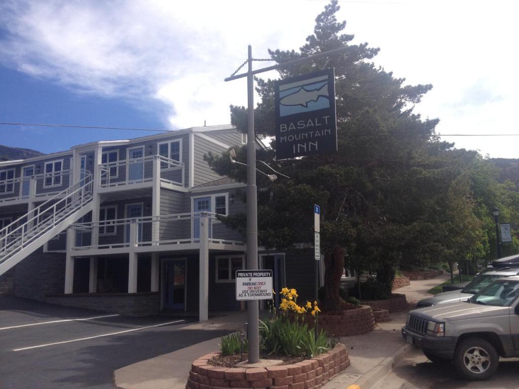 Basalt Mountain Inn Luaran gambar